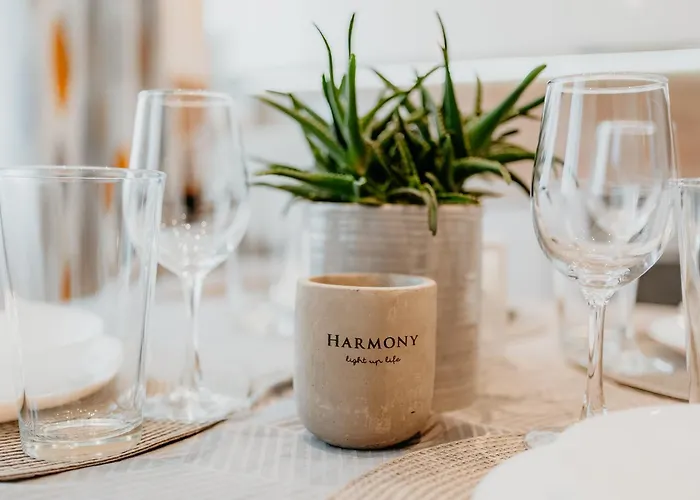 Avenue Center Sea Garden * וארנה