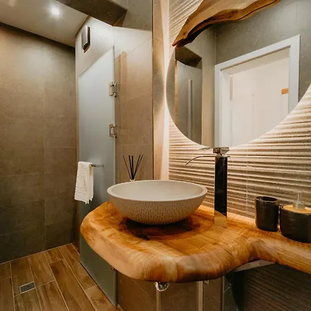 Avenue Center Sea Garden